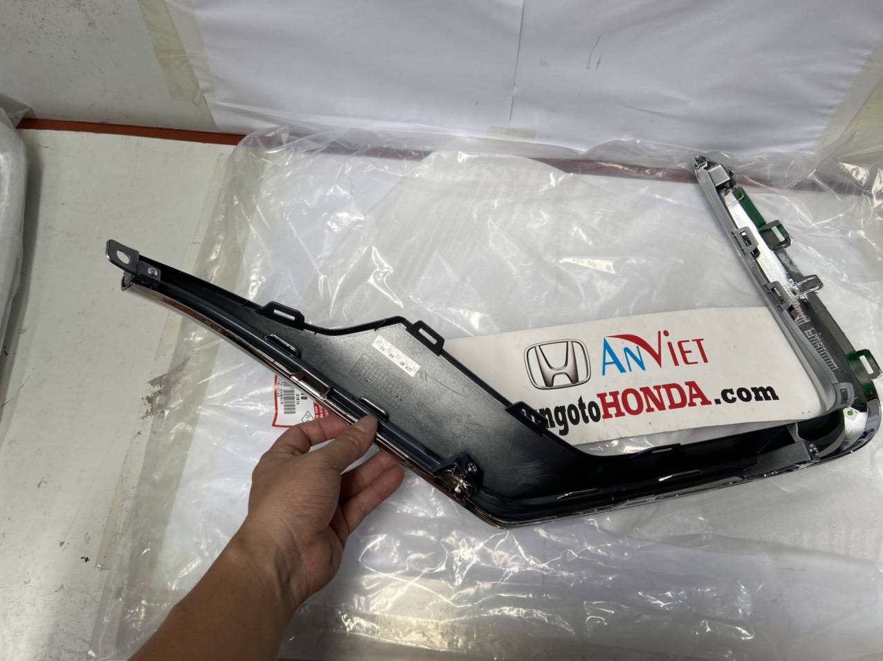 Ốp mạ cản trước xe Honda CRV 2021 đến 2022